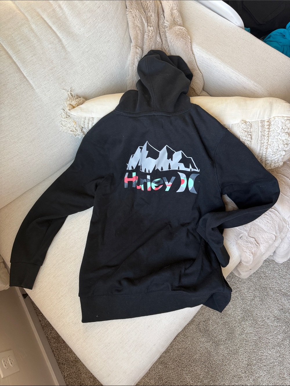 Hurley Black Hoodie with Mountain and Multicolor Logo M